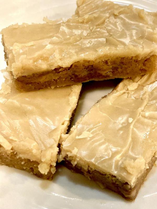 Peanut butter fudge bars