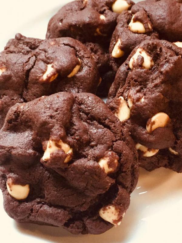 White chocolate fudge cookies